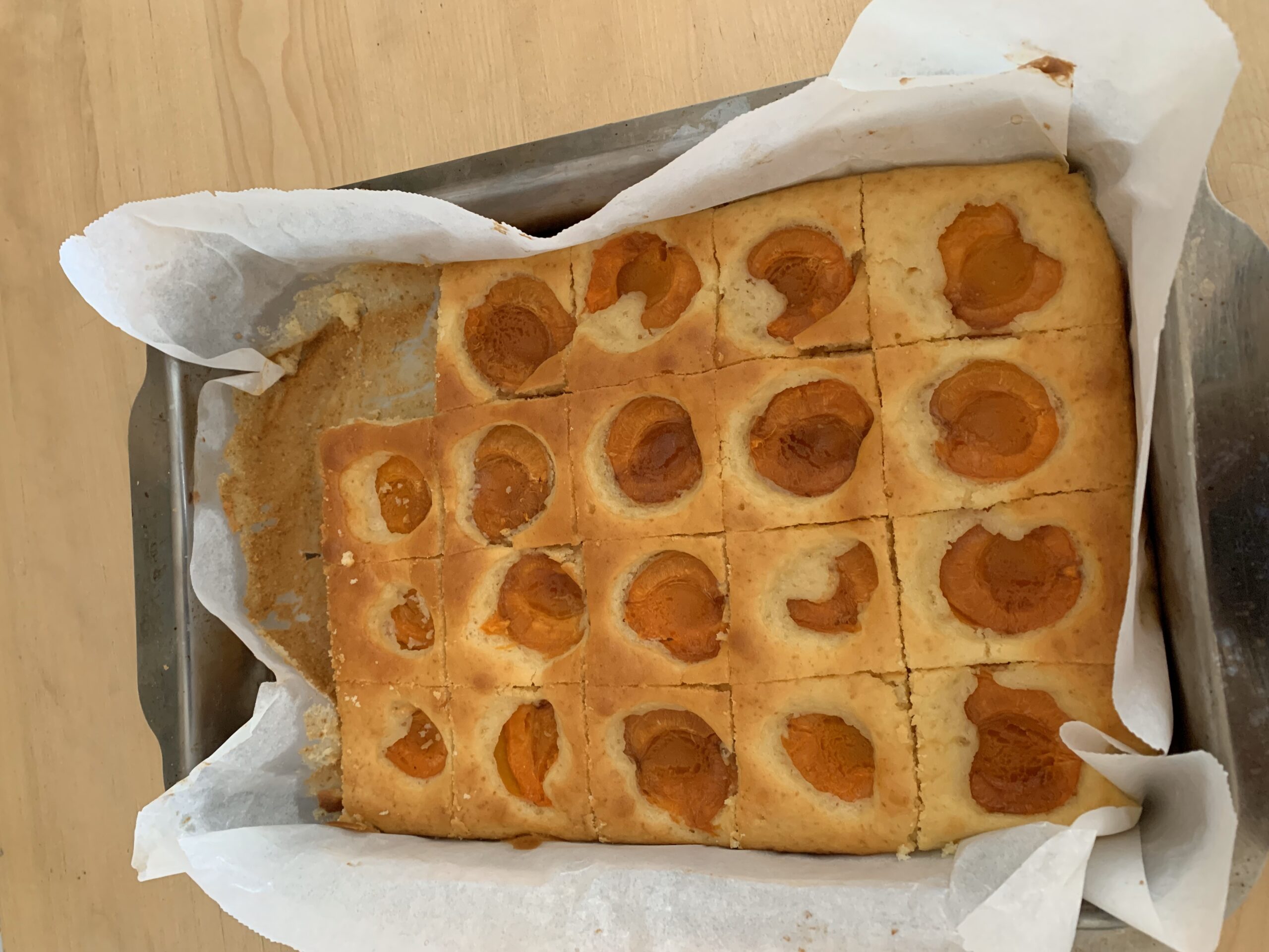 Selbst gemachter Marillenkuchen